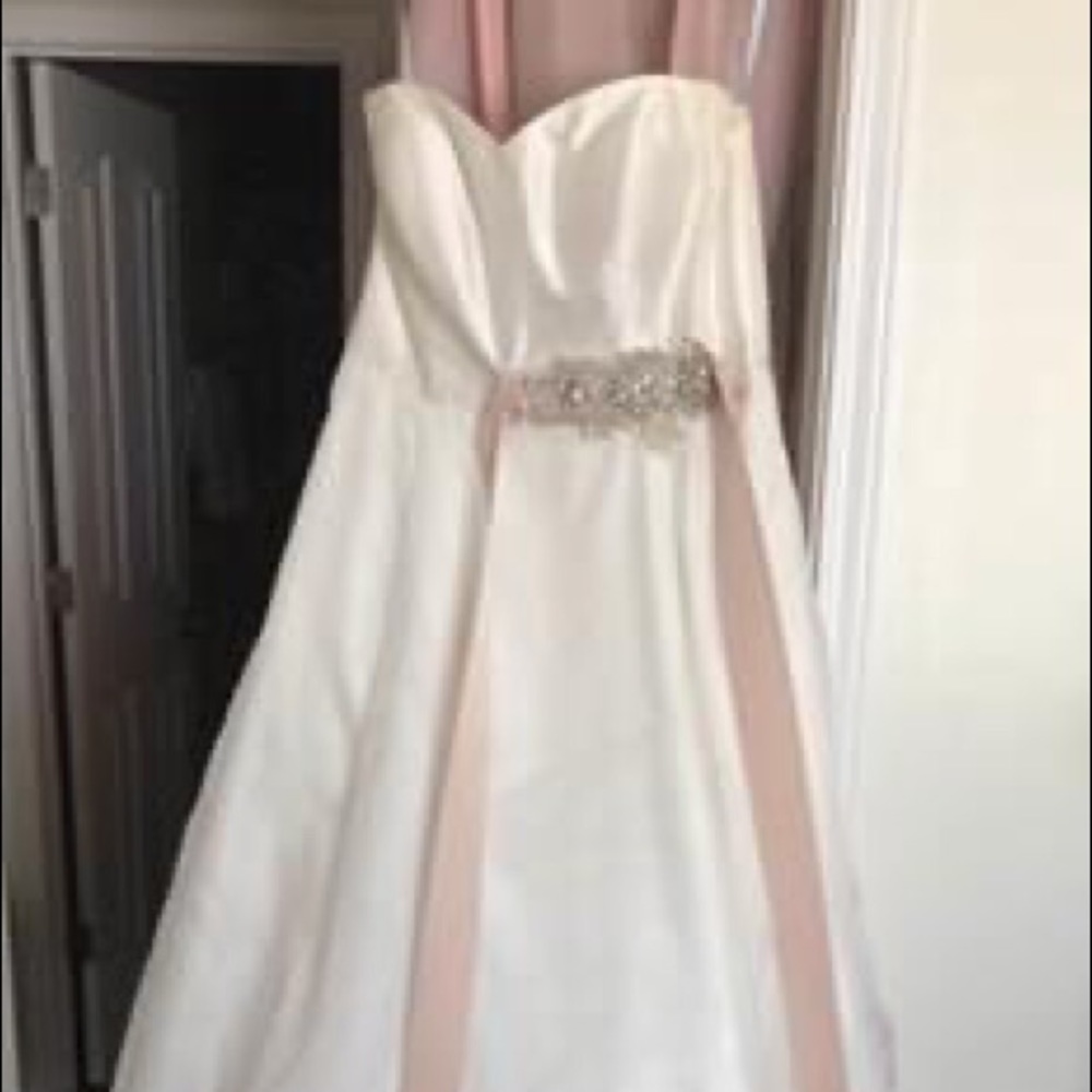 Wedding Dress With Veil Size 8